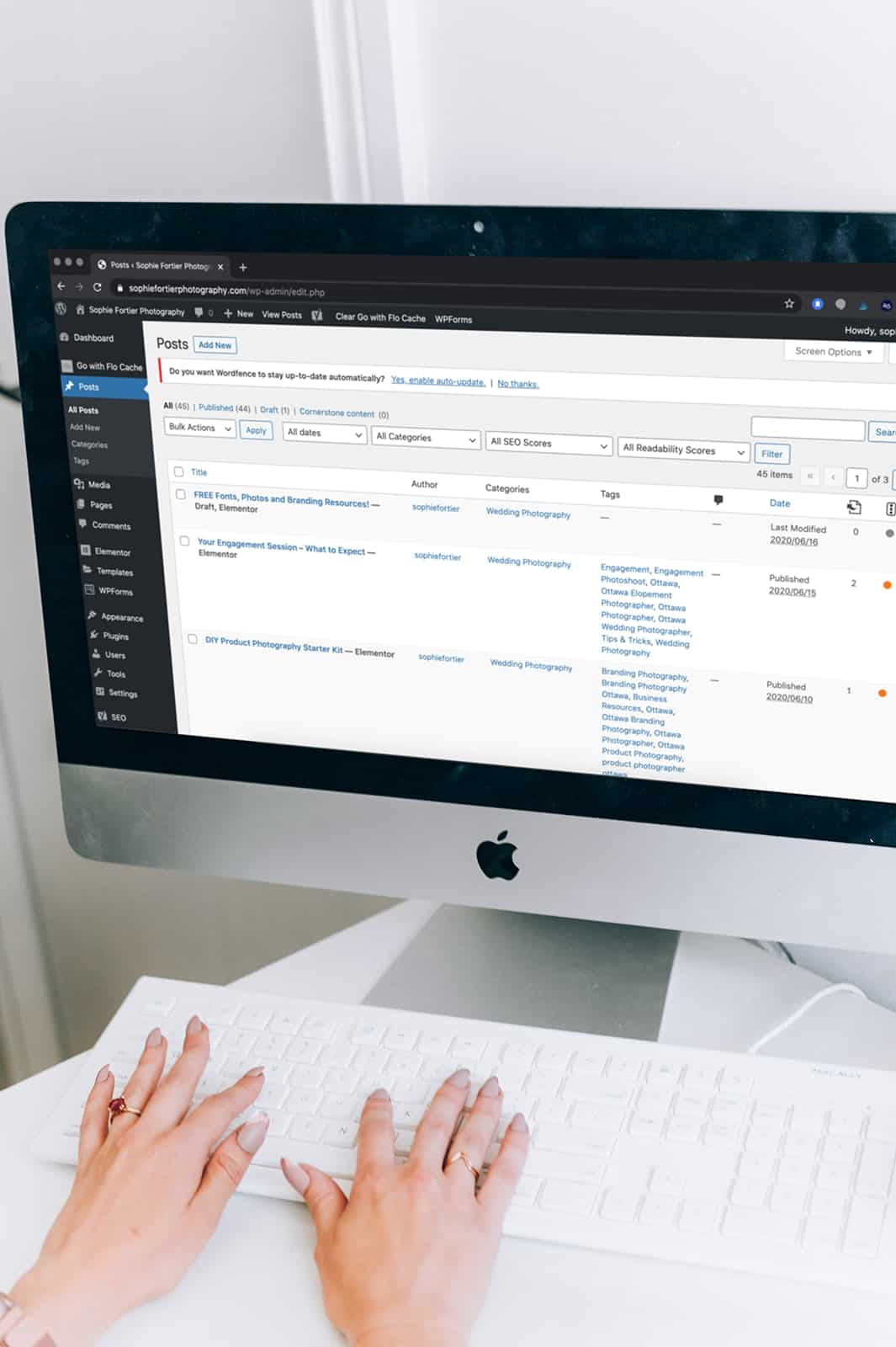 Woman overwhelmed by website tech