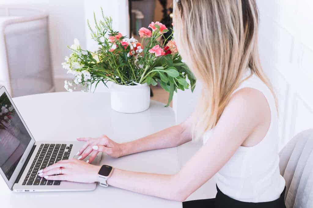 how much to charge for an online course